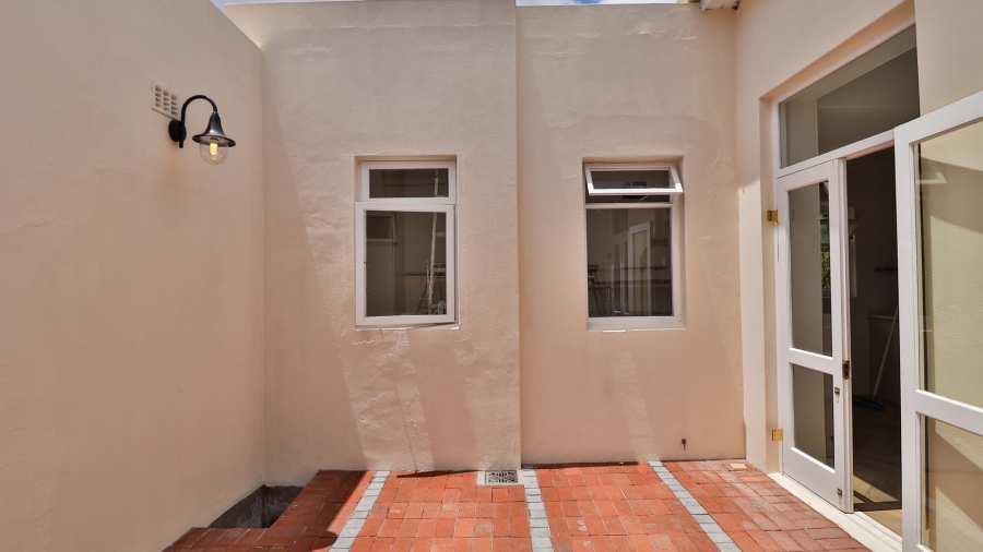 To Let 3 Bedroom Property for Rent in Fresnaye Western Cape